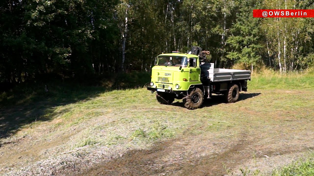 East German 4x4 Off-Road Dump Truck IFA L60 „kipper” in Mud.