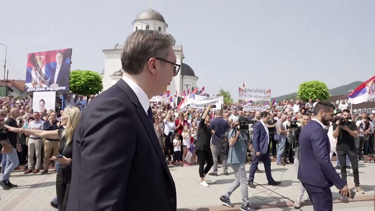 Bajina Basta, predsednik Srbije Aleksandar Vucic  sa gradjanima u centru Bajine Baste