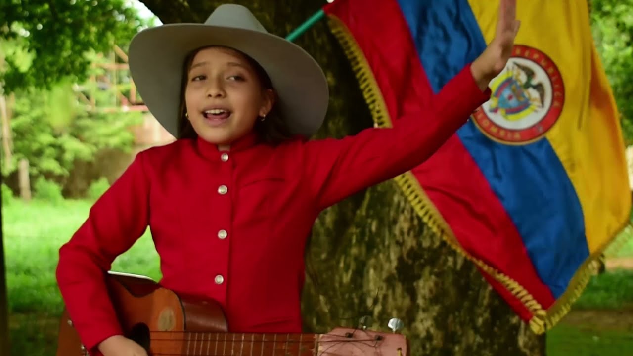 Mis Dos Anhelos - SOFÍA COLÓN ( Video Oficial)