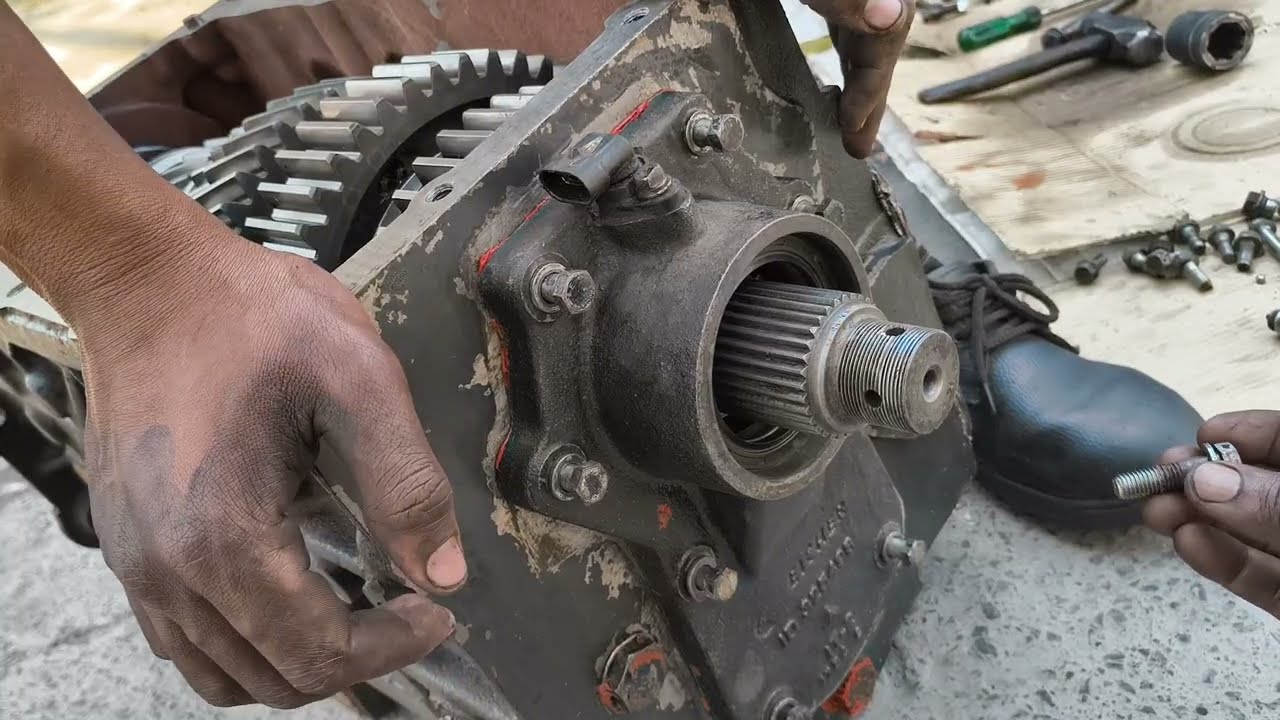 #Eicher gear box full fitting #automobile#mechanic #gear #gearbox #truck#trending#truck lover#eicher