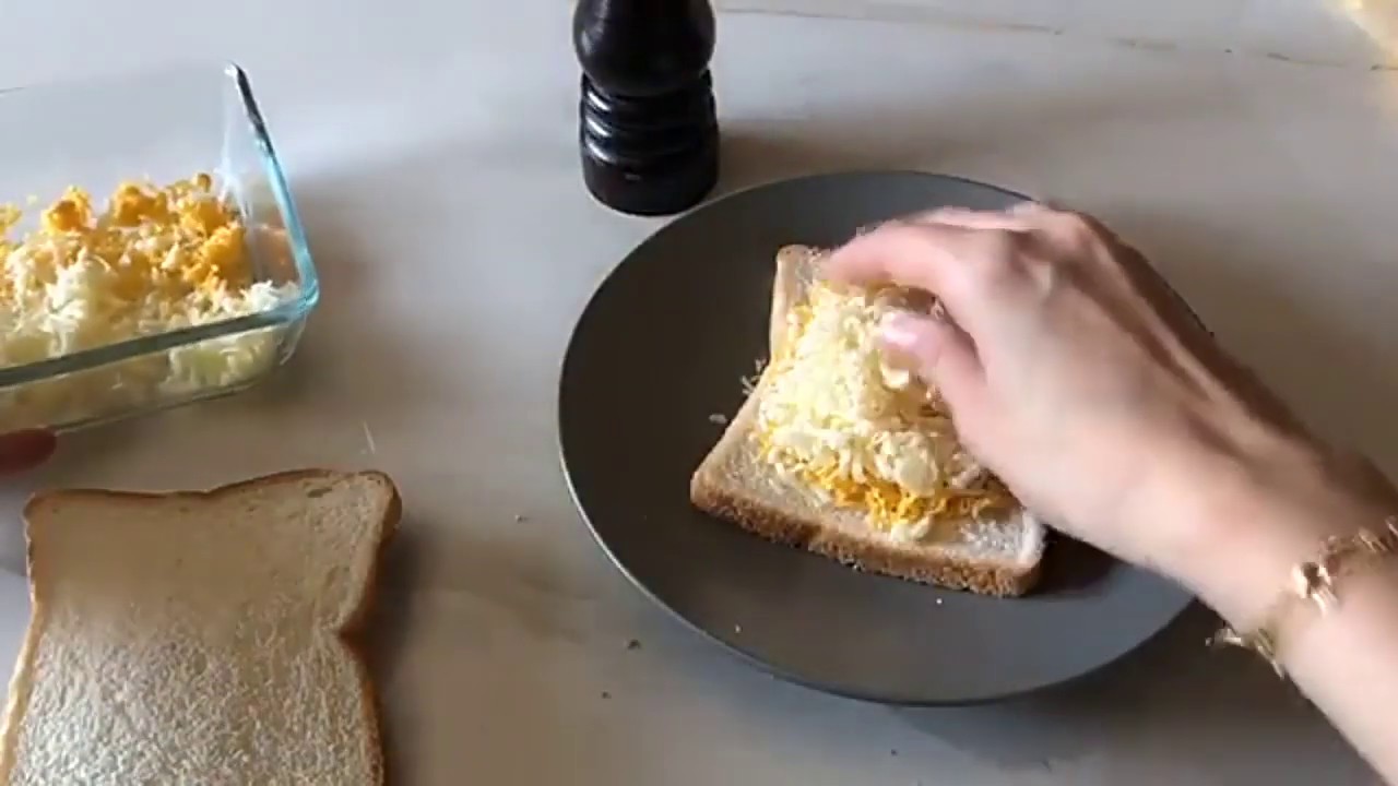Grilled Cheese Sandwich ساندوتش الجبنة