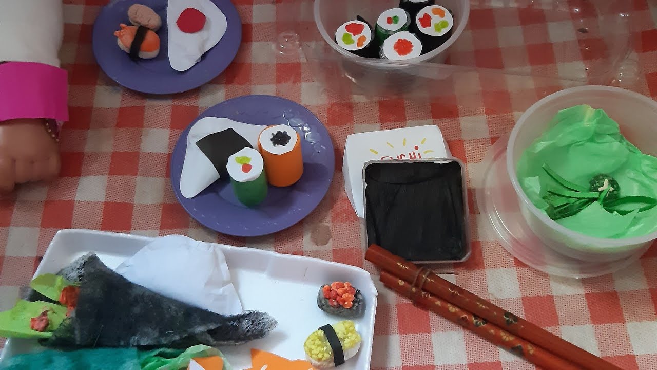 As babys comendo comida japonesa pela primeira vez