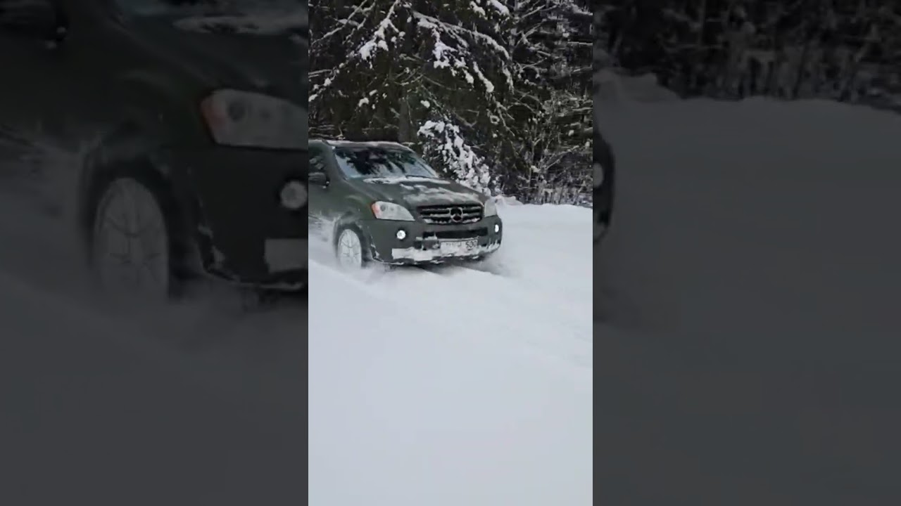 Mercedes ML500 W164 in deep snow. Offroad. #offroad #mercedes #ML500 #AMG #snow #suv