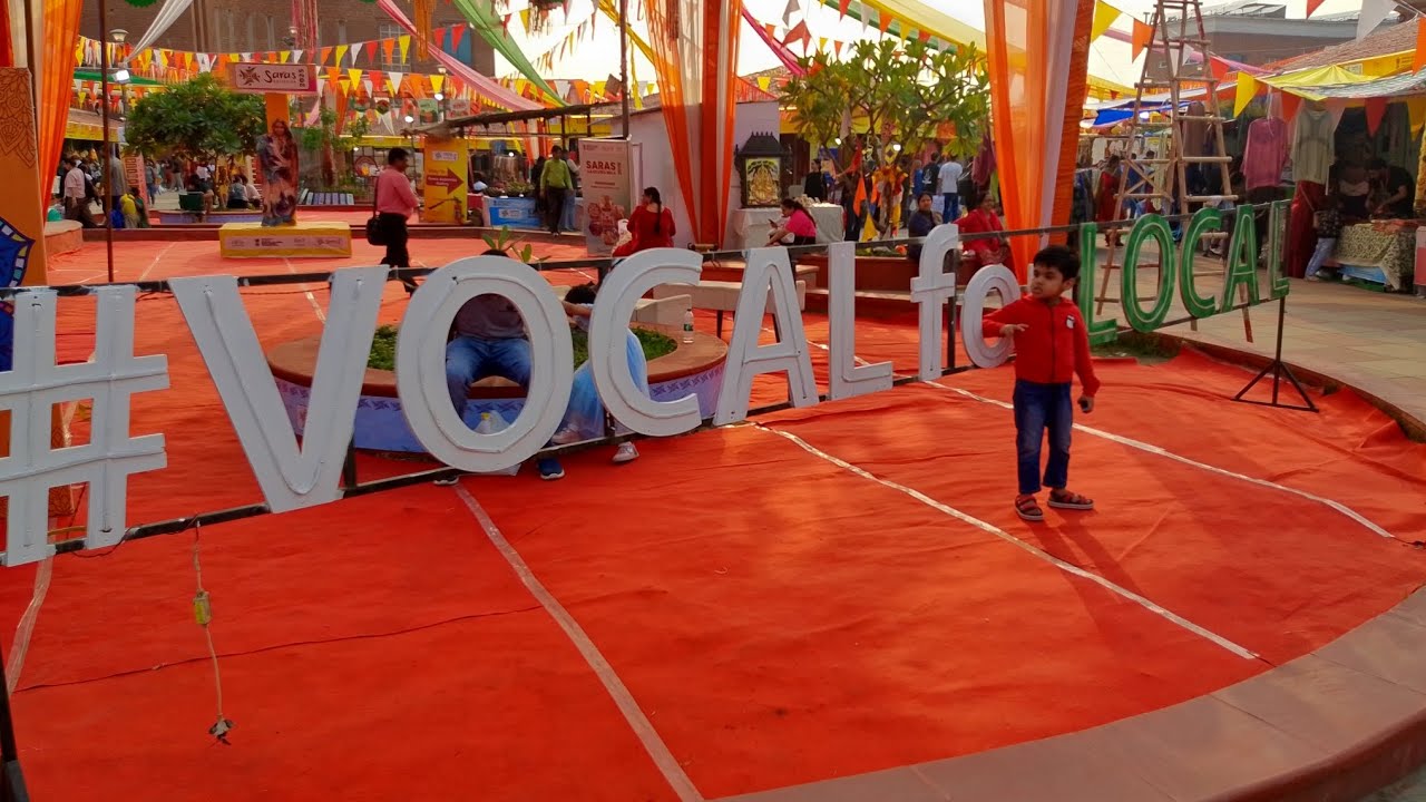 हम लोग घूमने गए सरस आजीविका मेला Noida Haat 2025#viralvideo #noida #uttarpradesh #vlog #noidahaat