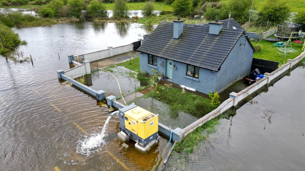 'It's an emergency situation': Rising flood waters threaten more homes in Roscommon