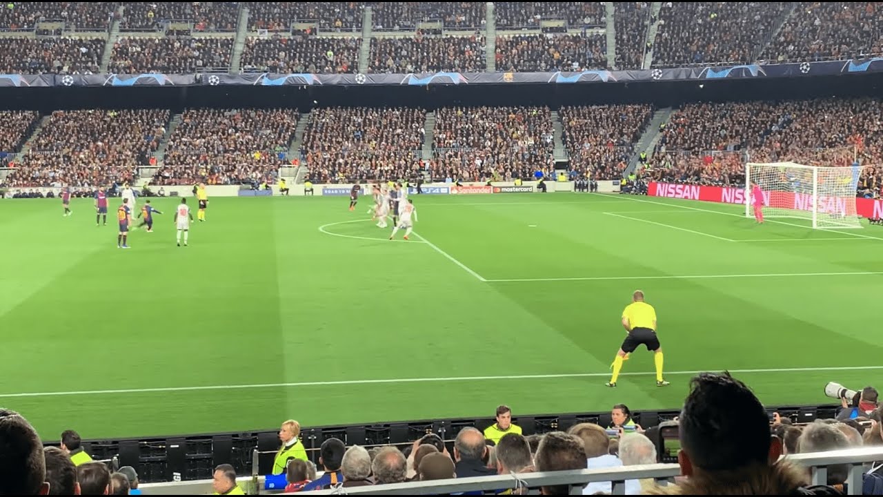 "Historic Goals Caught on Camera by Fans – Unforgettable Stadium Moments!"