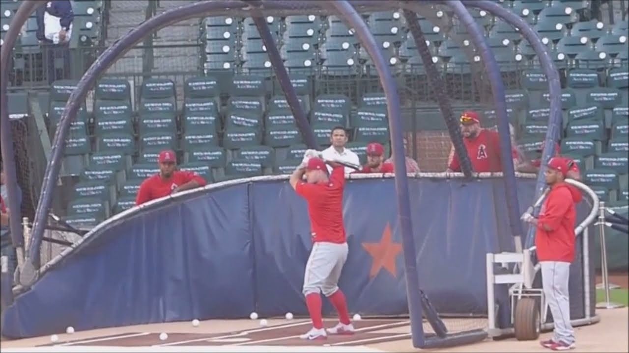 Mike Trout...batting practice...Angels vs. Astros...4/23/18