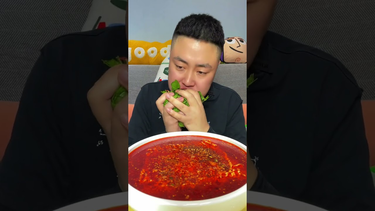 Northeastern rice rolls served with extremely spicy instant noodles#Douyin food