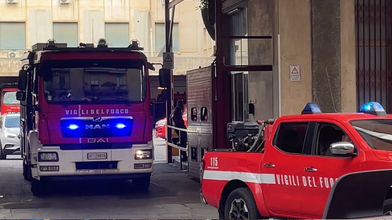 Partenza APS Man + Pick-Up AIB in sirena + rientro APS volvo e Ranger [VIGILI DEL FUOCO CATANIA]