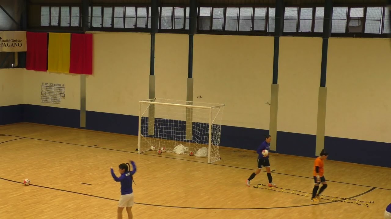 Riscaldamento prepartita futsal -Gallinese woman