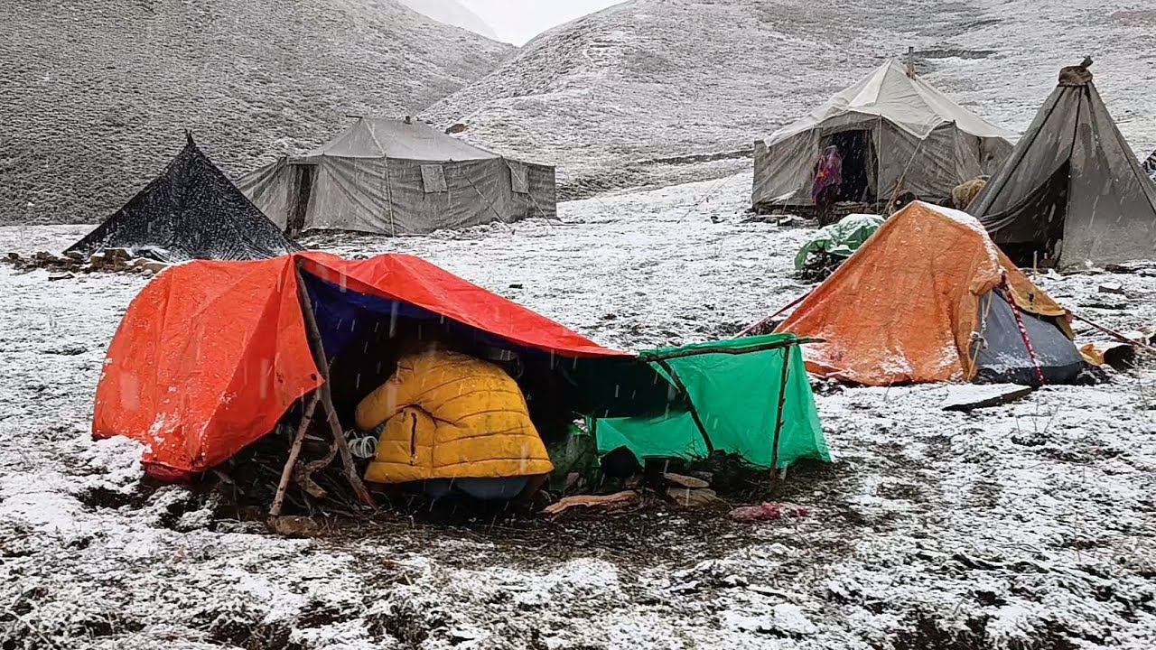 Best Life in A Himalayan Village During The Snowfall | Most Relaxing | Mountain Documentary Video 