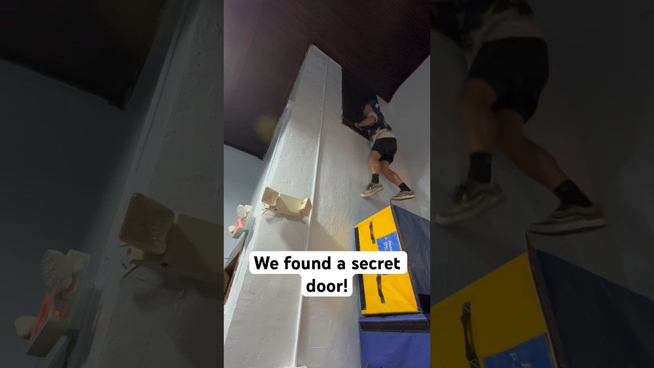 We found a secret door!!