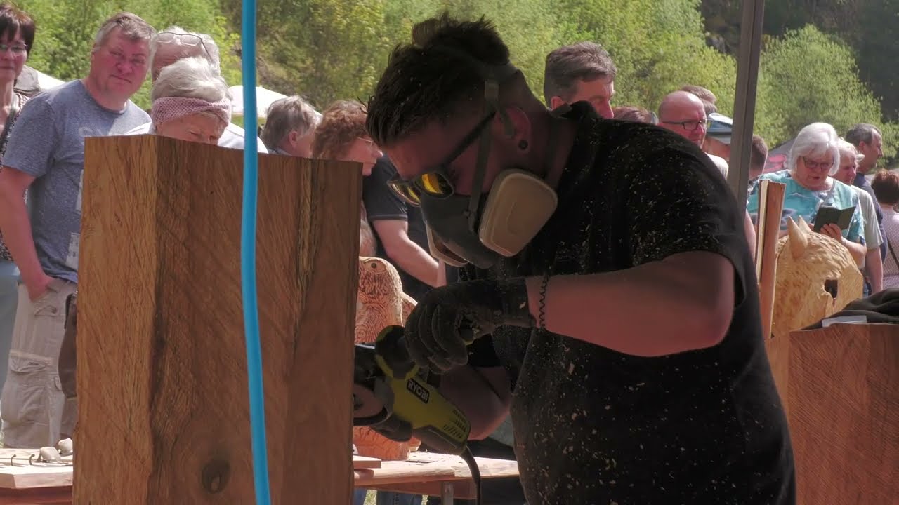 Scheibenberg - Holzbildhauersymposium Sonntag -2023-05-21 Speedcarving 4k