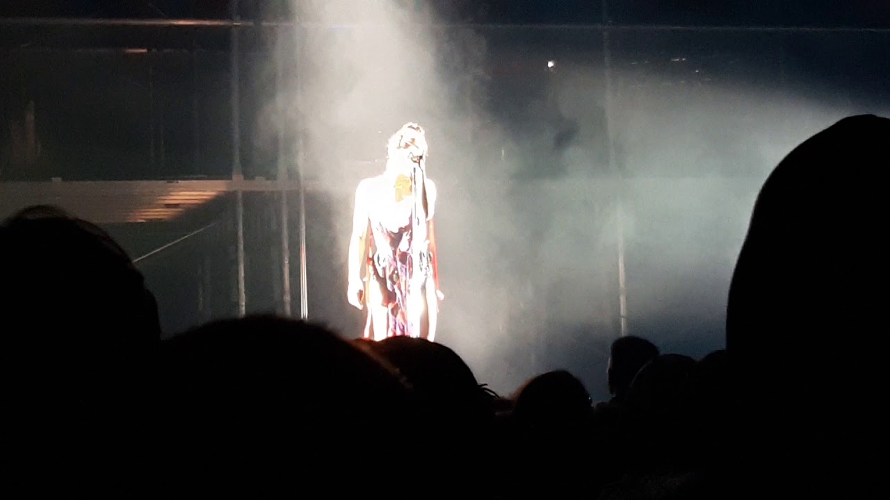 FKA Twigs performs " Mirrored Heart" @Rebel, 11/17/19