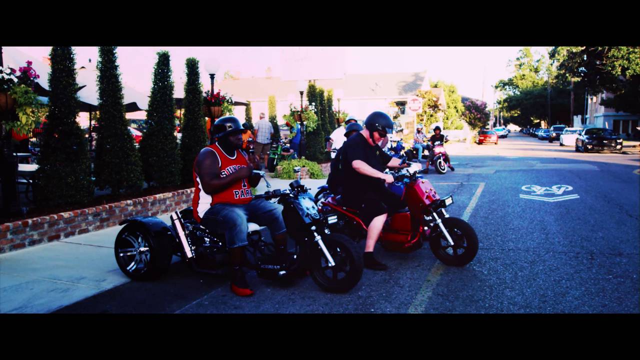 NOLA Bike TV ep. 2 - Cajun Maddog Riders (Ice Bear Scooters): Hangin' at Gattuso's