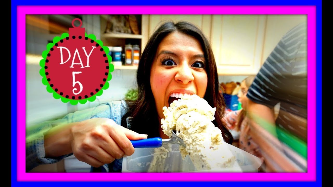2017 VLOGMAS DAY 5! | MOVIE NIGHT!