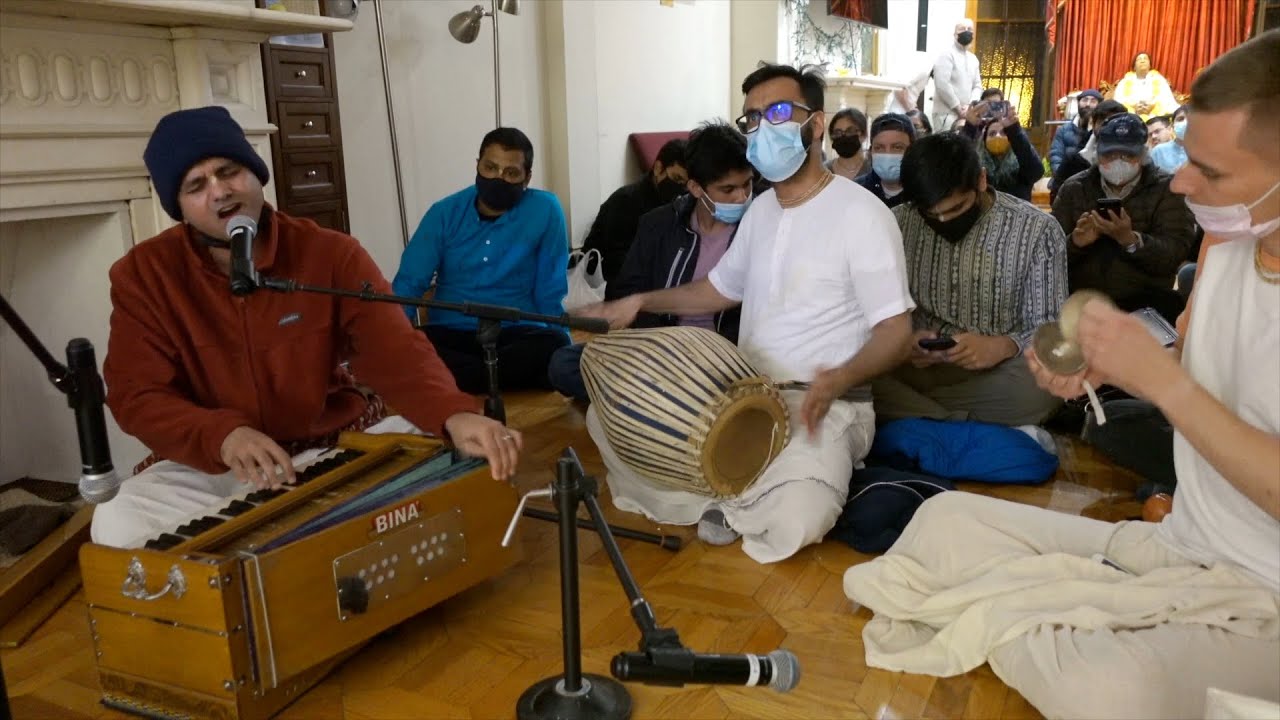 Ecstatic kirtan by H.G. Raktak Prabhu at ISKCON Boston Temple - 4/10/2022