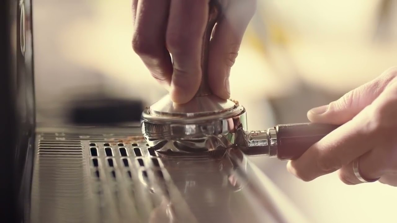 Jacobs cafea boabe Espresso &ndash; cum prepari o cafea la espressor manual