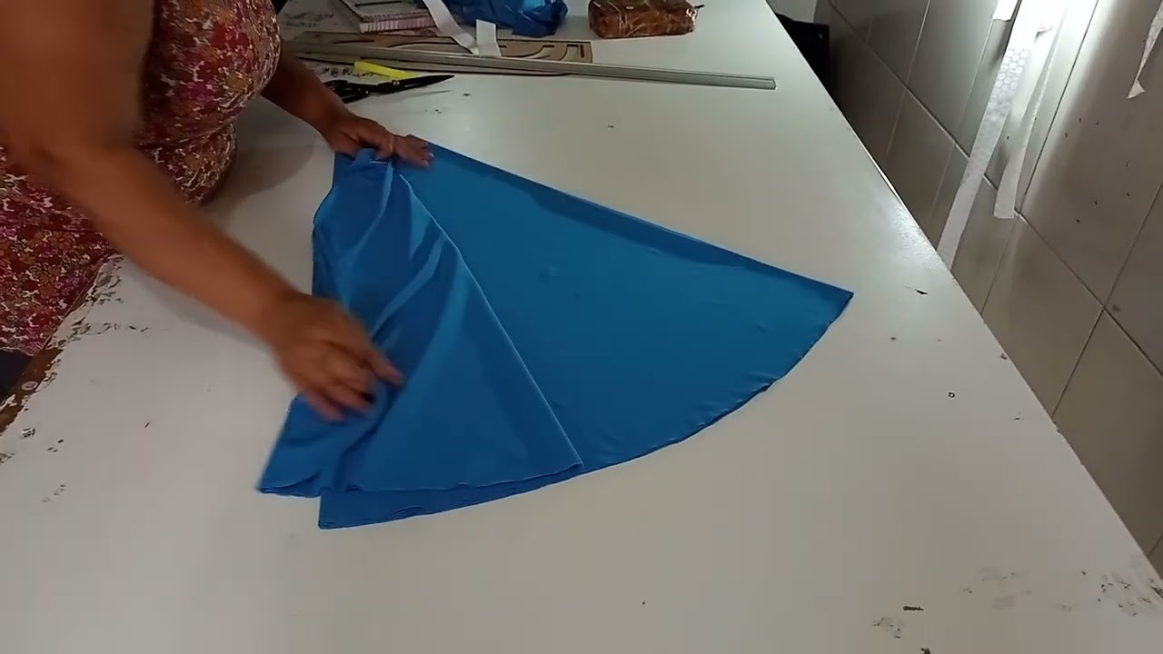 Ensinando cortar pantacourt godê.