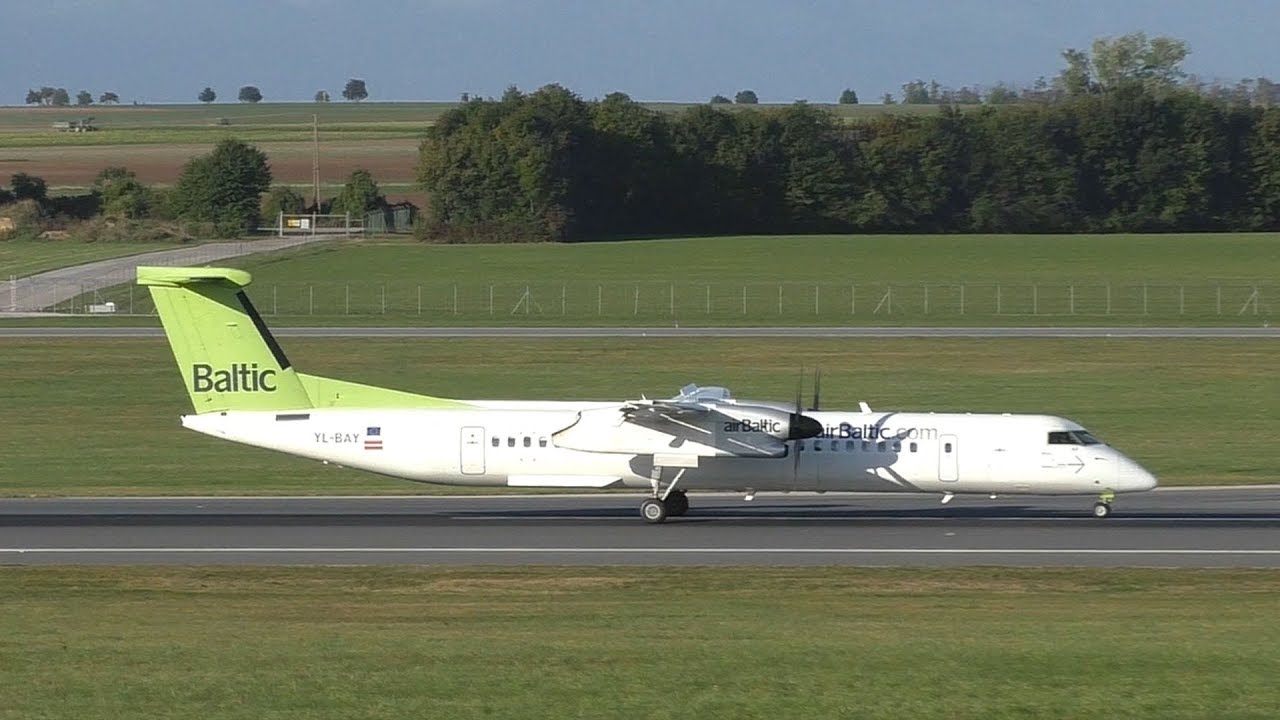 airBaltic Dash 8 landing at Vienna Airport | YL-BAY