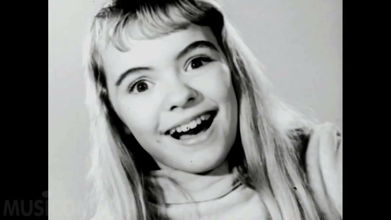 CLASSIC TV COMMERCIAL - 1960s - MILTON BRADLEY - "Mystery Date Game"  [RESTORED in DYNA-STEREO]