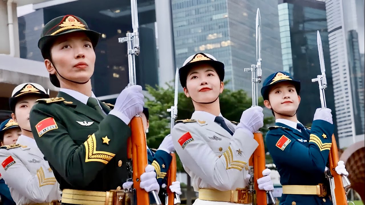 驻港女兵真飒！解放军驻香港部队五一升国旗仪式 / May Day National Flag Raising Ceremony of PLA Hong Kong Garrison