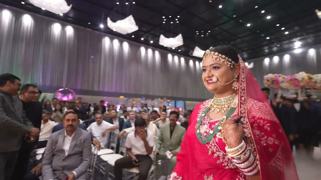 Bridal dance performance and entry