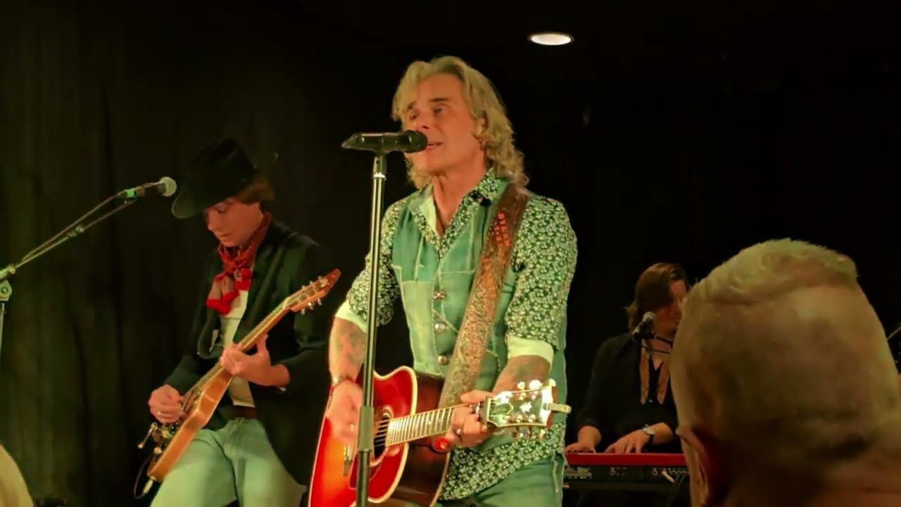 Ham vi vil være  - Mike Tramp  - mårum forsamlingshus  - denmark  - 8. marts 25  #miketramp