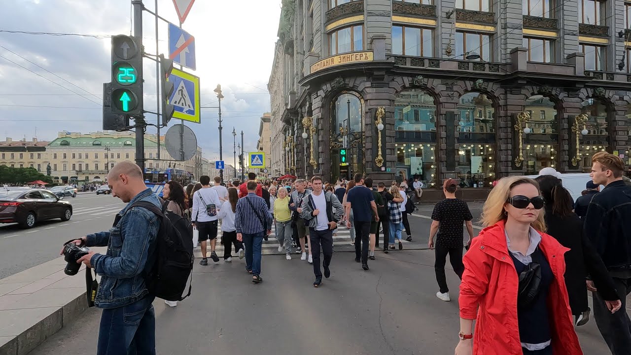 Невский проспект. Июль 2023.