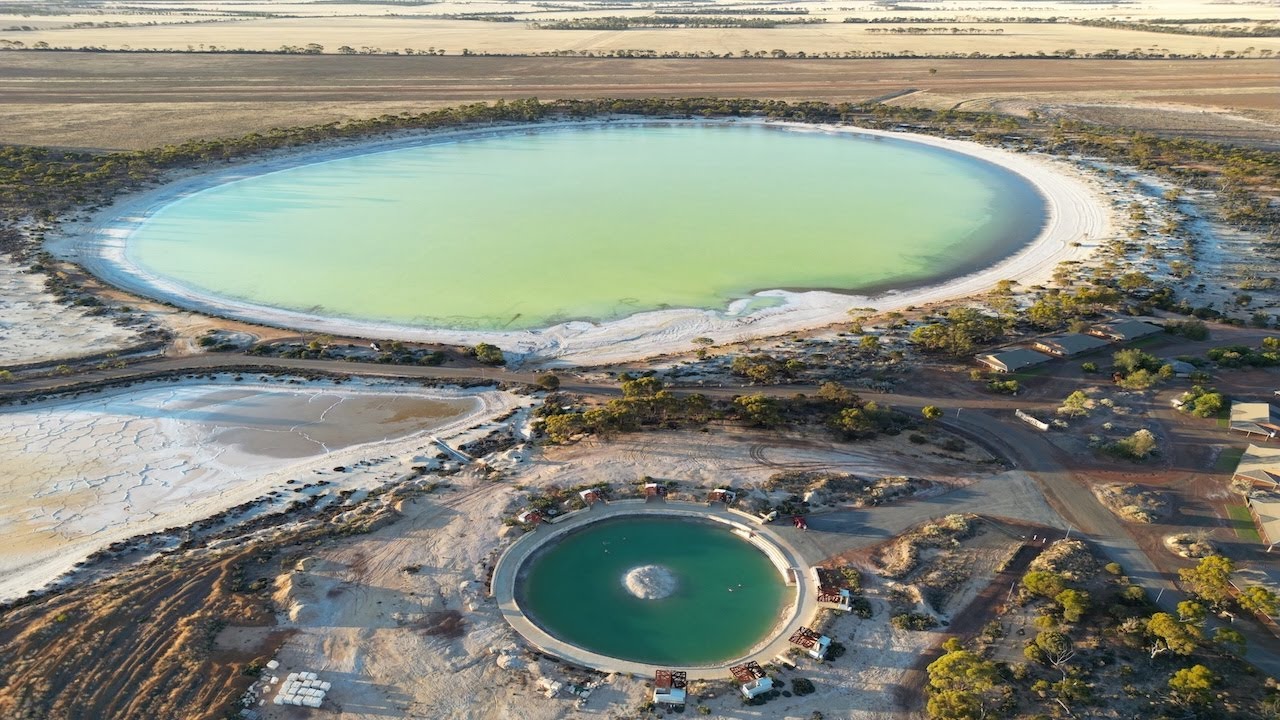Wave Rock / Lake Magic (Western Australia)