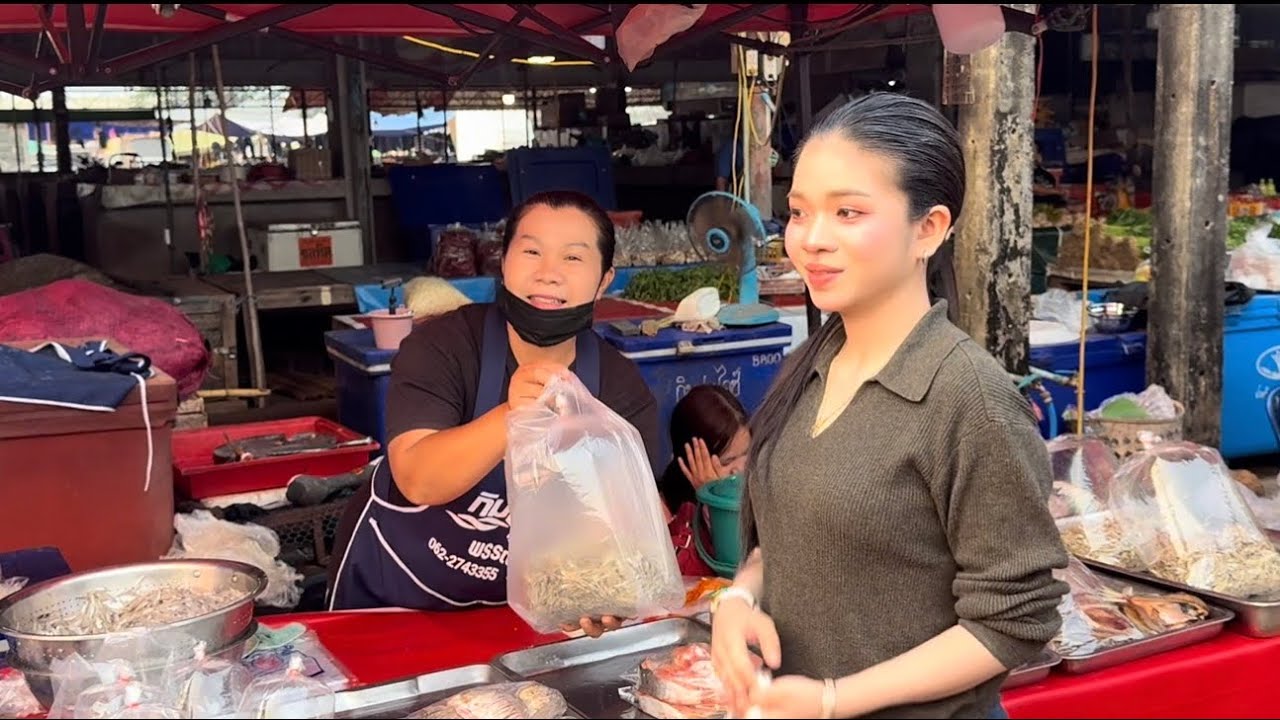 มาเดินตลาดเช้านี้ที่สกลนคร #อุ๋งอิ๋งเพชรบ้านแพง ￼5 เมษายน 2569