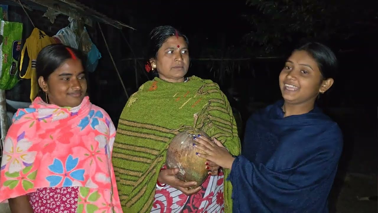 আজকে আমরা সাজের পিঠে আর কুলি পিঠে বানালাম সবাই মিলে 