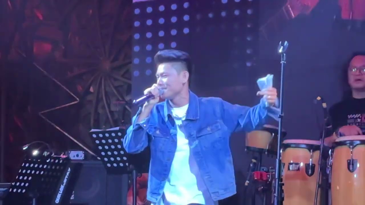 ဟိုအစ်ကိုကြီးရဲ့မခင်နင်းဆီ | မိုးသောက်