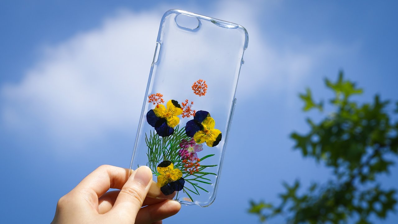 DIY pressed flower phone cases craft