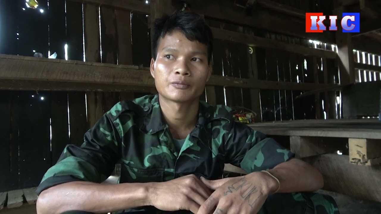 အရာရှိအား ဓါးဖြင့်ခုတ်သတ်ပြီး တော်လှန်ရေးအဖွဲ့ထံ ပူးပေါင်းလာတဲ့  ဆလိုင်းလက်ခိုလွန်း