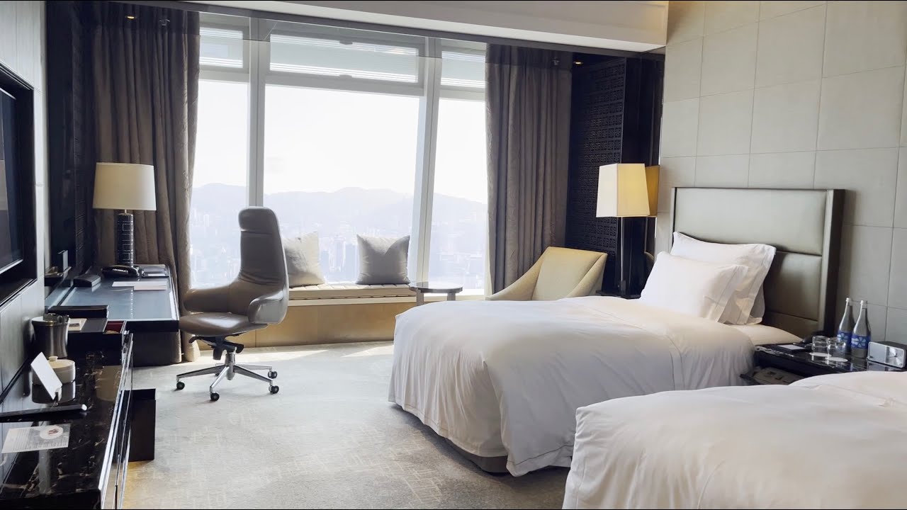 Ritz-Carlton Hong Kong 🇭🇰 | The Highest Luxury Hotel in the City (Full Tour)