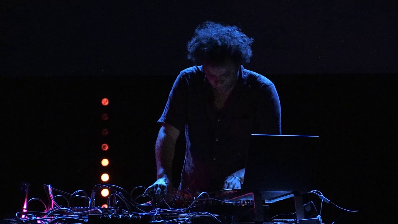 Tyondai Braxton  09/07/16  Paris, Le104, salle 400, nuit New York