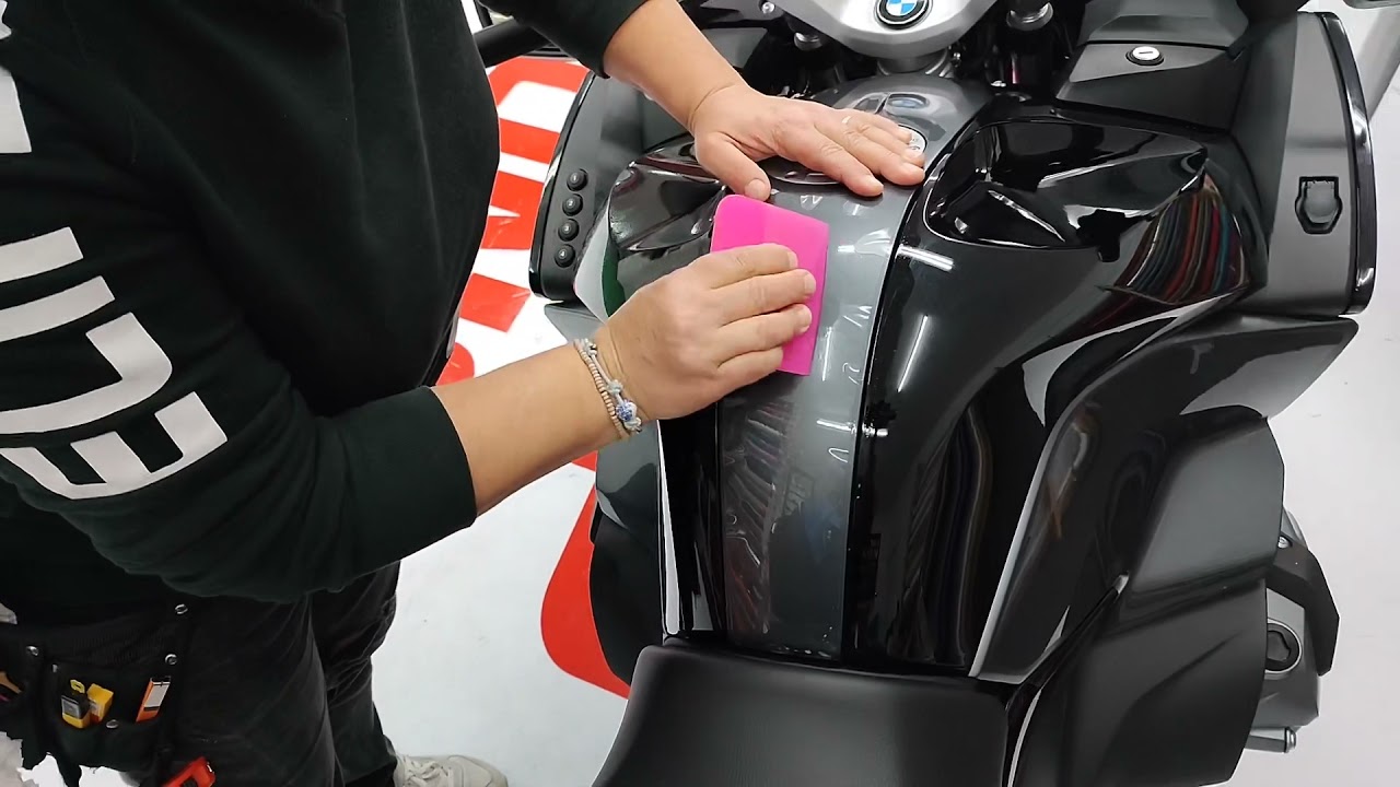 BMW R1200/1250RT. HOW TO apply, install, tutorial PPF Centre tank& knee protect film stickers decals