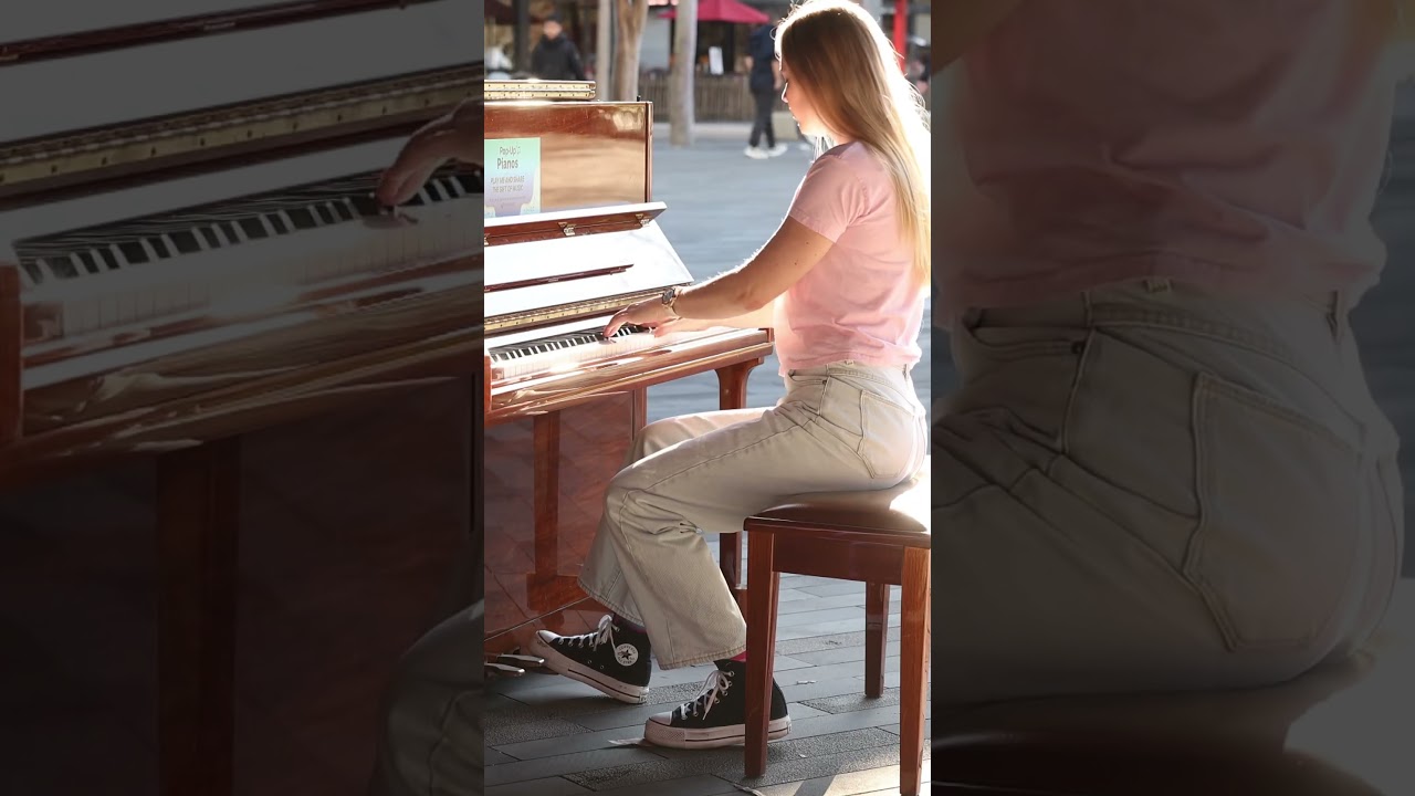 Vanessa Carlton 1000 miles on a public piano
