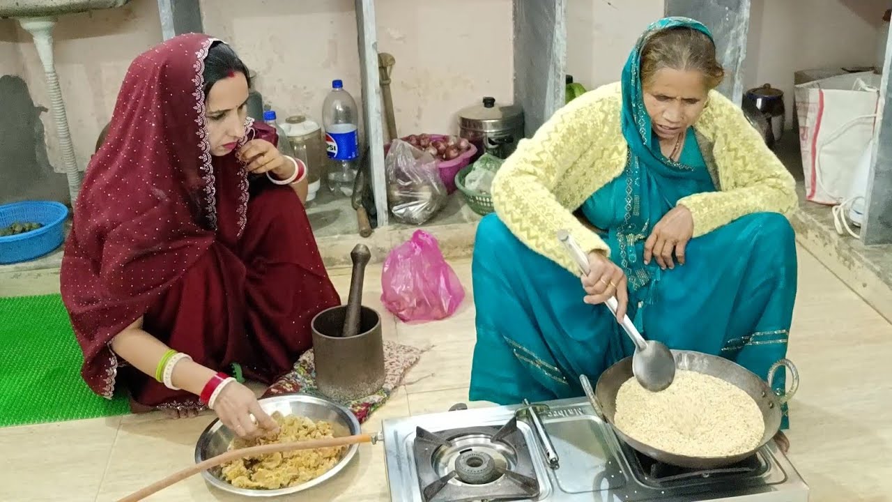 अम्माजी ने बनाया तिलकुटा 😋😂🤣