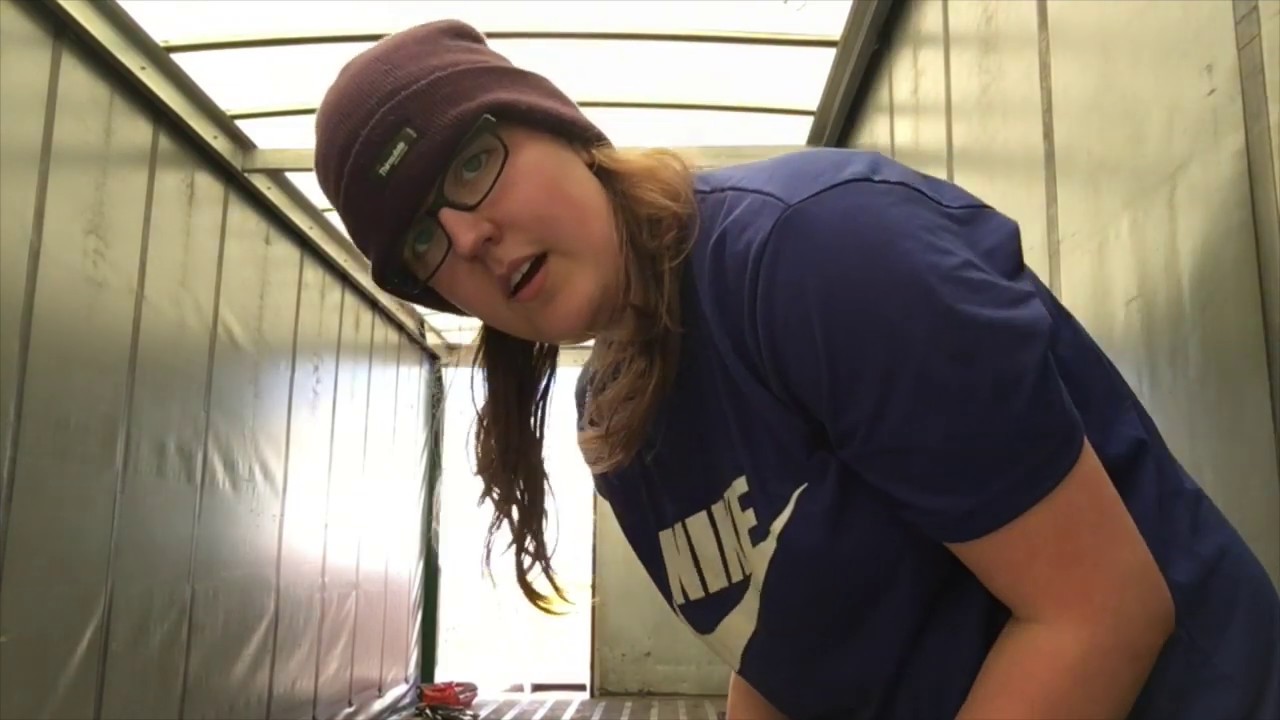 Vlog #17 - How to use a ratchet strap to secure your HGV load