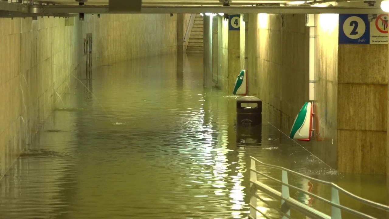 Maltempo in Liguria, allagato il sottopasso della stazione di Cogoleto