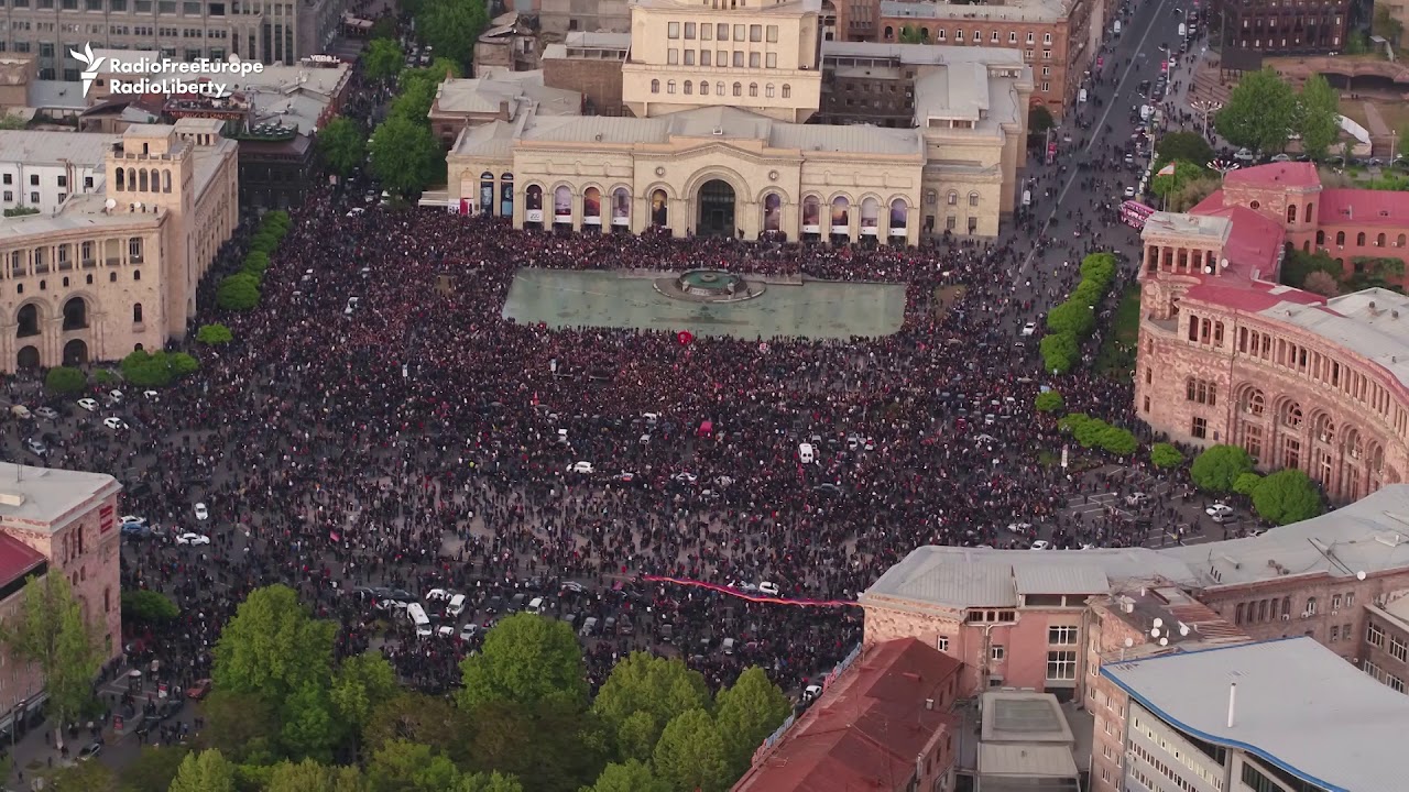 Antigovernment Protesters Fill Yerevan's Republic Square