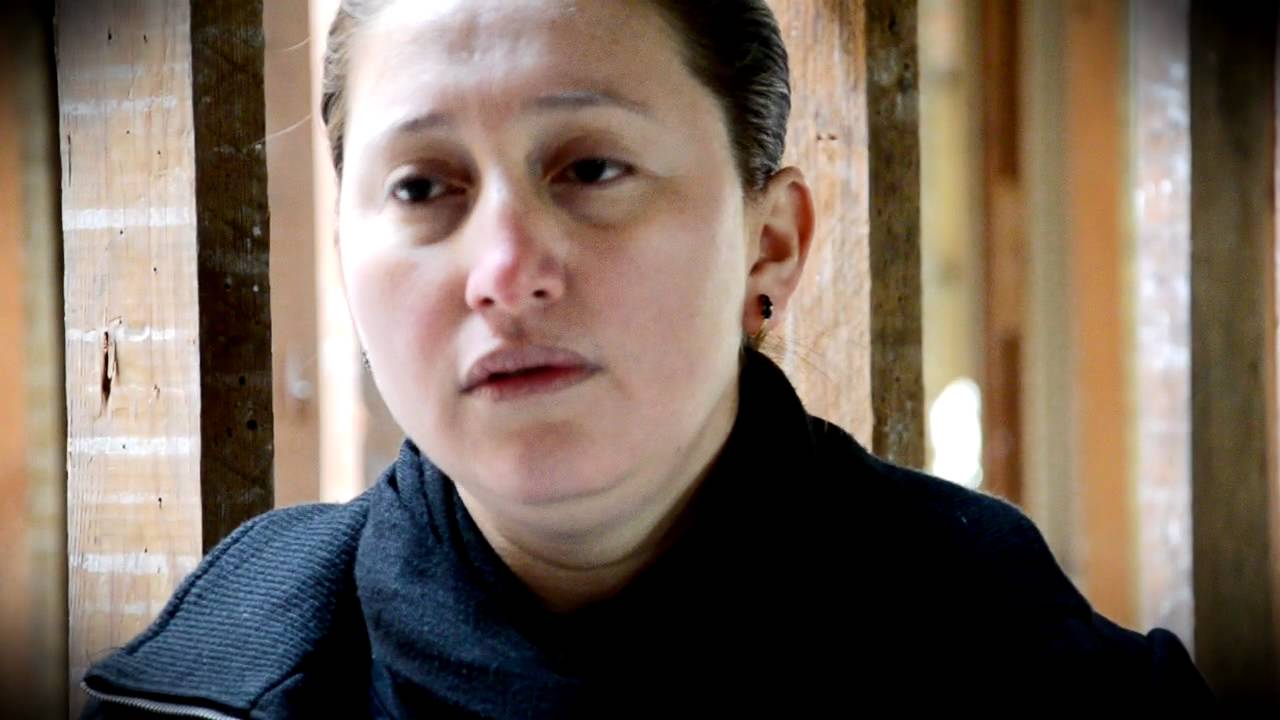 M&uacute;sica Cat&oacute;lica - Mar&iacute;a del Carmen Parrales - Perd&oacute;name - Videoclip Oficial - HD