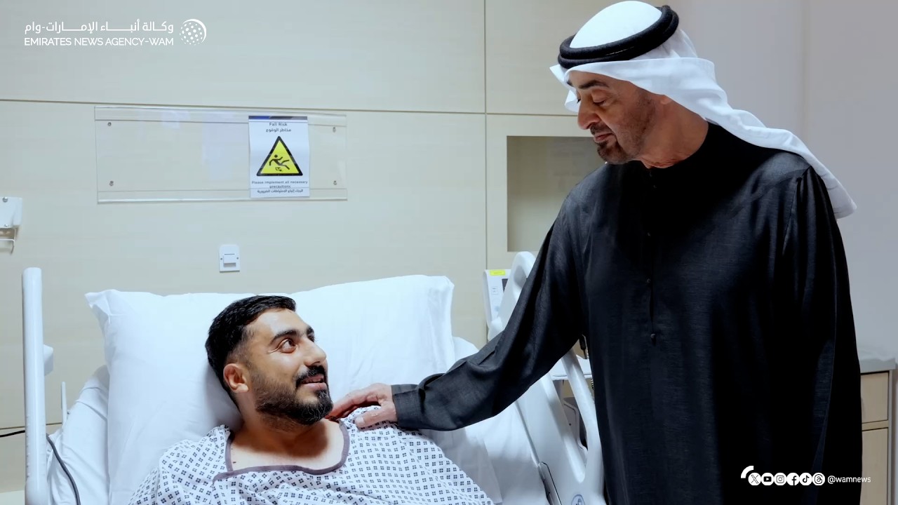 رئيس الدولة يزور عدداً من المصابين الذين يتلقون العلاج في المستشفى
