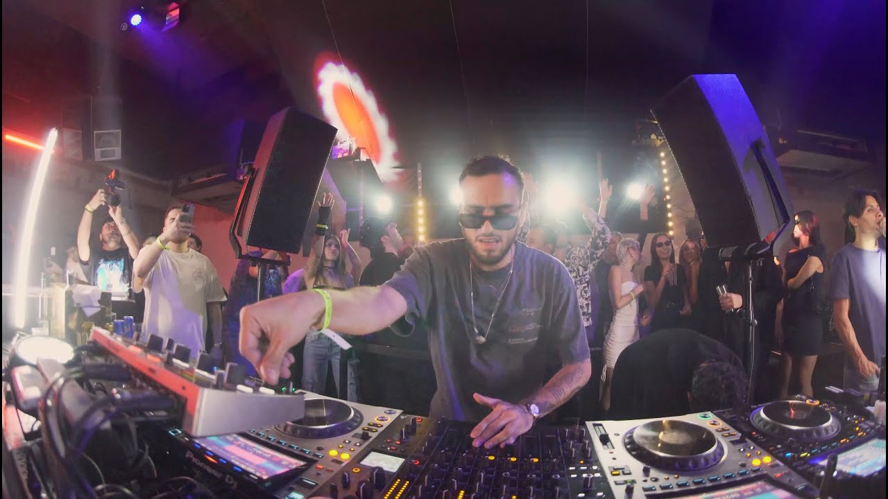Minow - LIVE MEXICO CITY / TACO TUESDAY W/TONY GUERRA  @loolooo