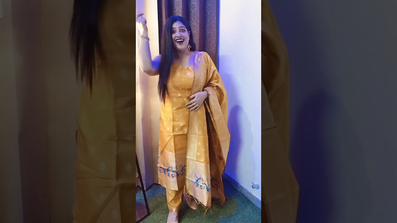 Flipkart Finds- Banarasi Silk Suit unboxing under 1000 Rs 😍#shorts #suit #banarasi #unboxing