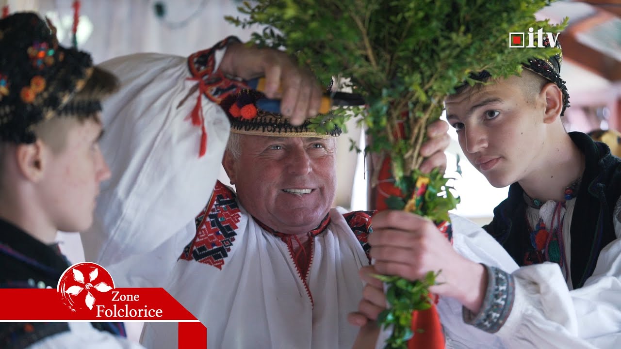 Cusutul Steagului de Nuntă din Țara Oașului