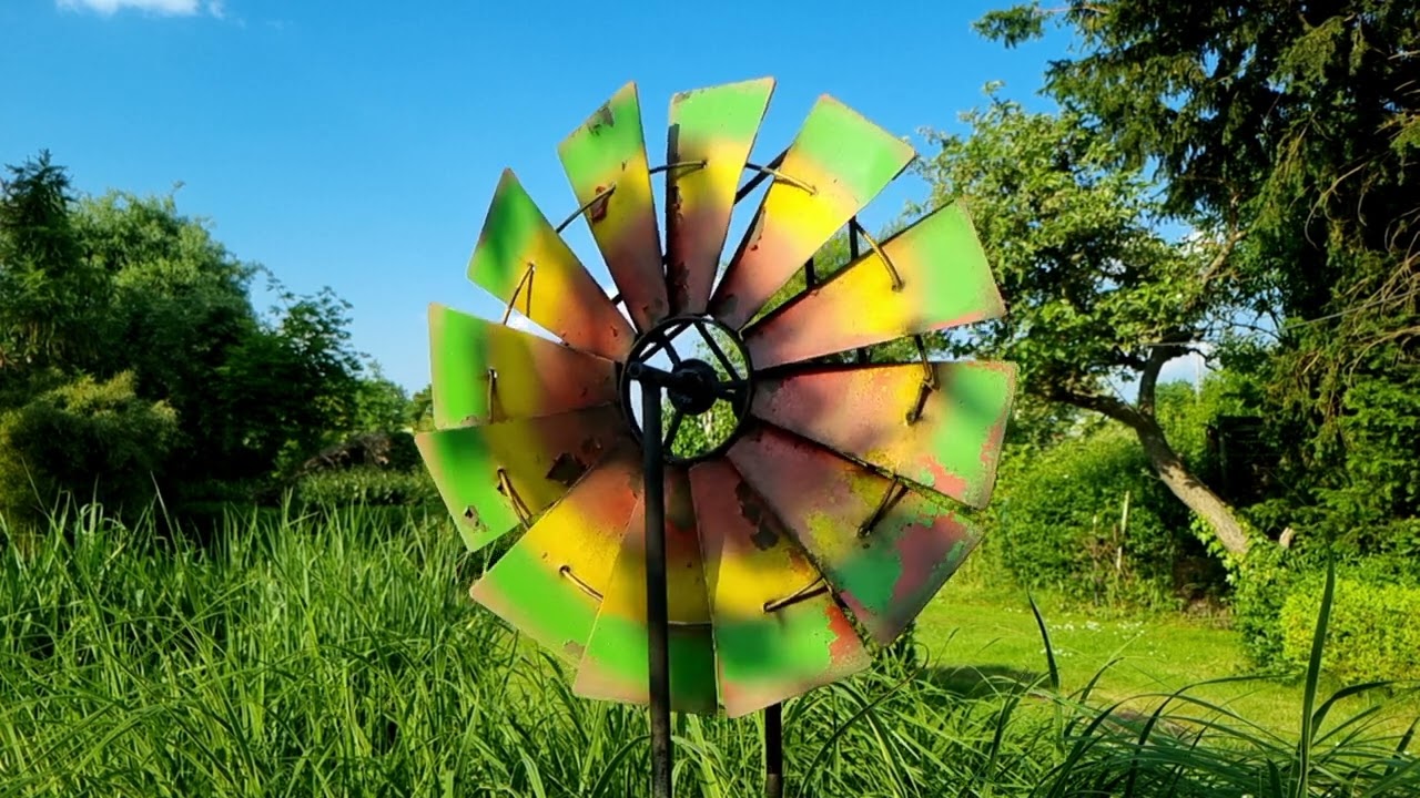 farbenfrohe bunte Windm&uuml;hle in Zeitlupe | colorful windmill in slomotion | 4K | Samsung Galaxy S215G