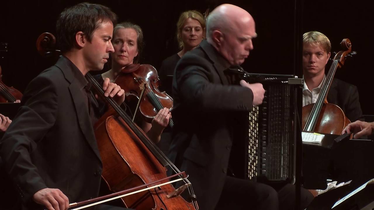 Sofia Gubaidulina: Sieben Worte for cello, bayan and strings